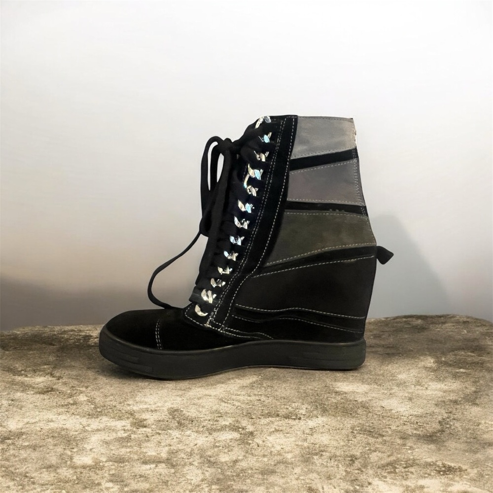 Elegant Black and Gray Lace-Up Women's wedge Boots